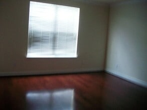 Building Photo - 2472 Lantana Ln