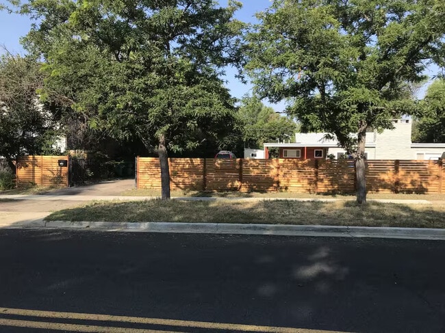 Building Photo - 951 20th St