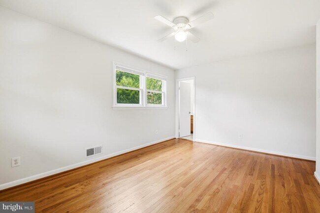 Building Photo - 11840 Enid Dr