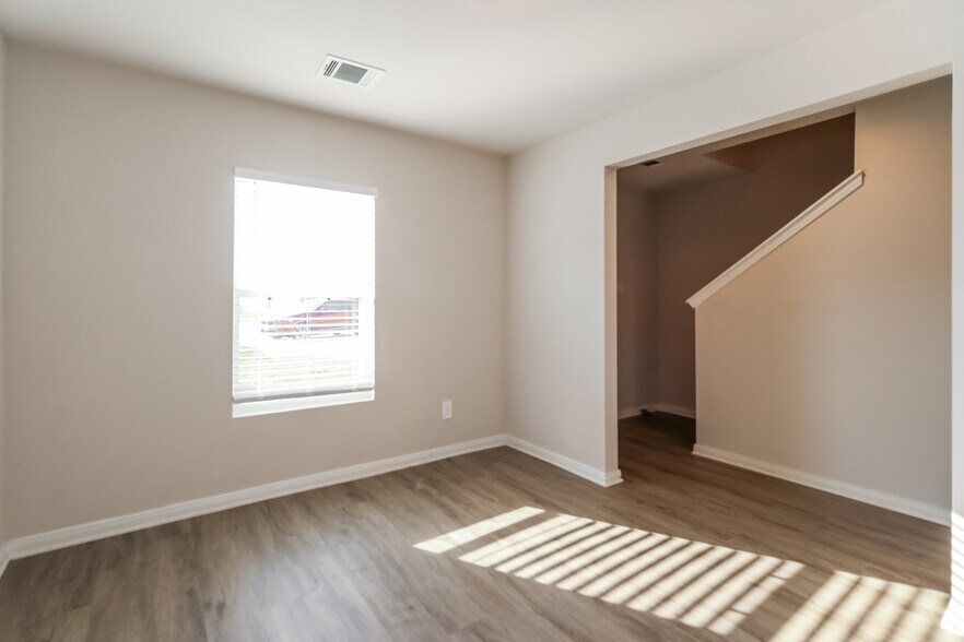 Building Photo - 13031 S Green Wing Cir