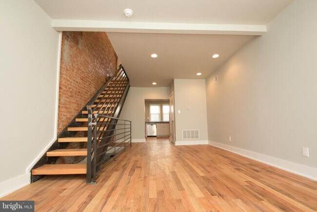 Primary Photo - 1713 Fernon St