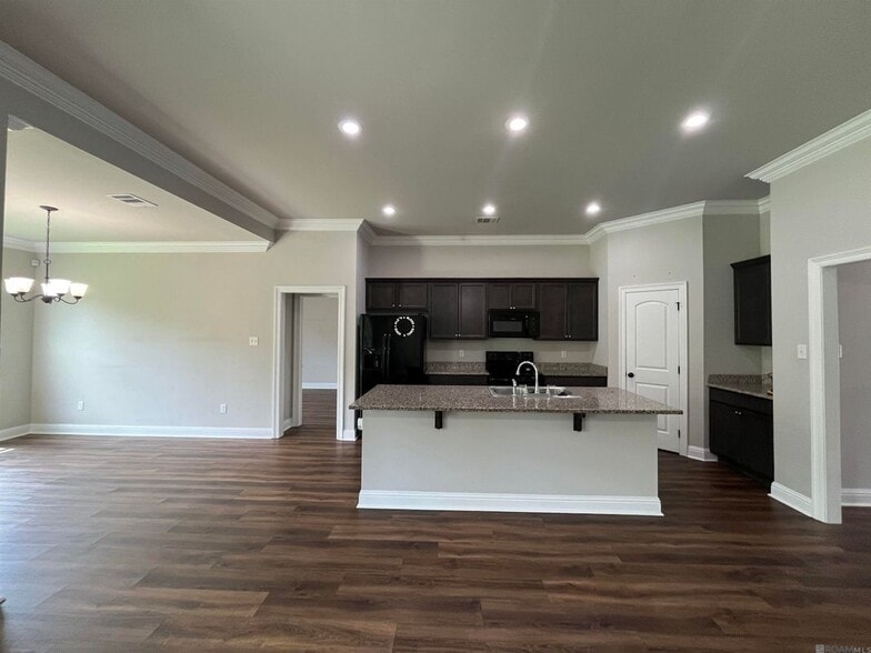 Building Photo - 1303 Hickory Creek Dr