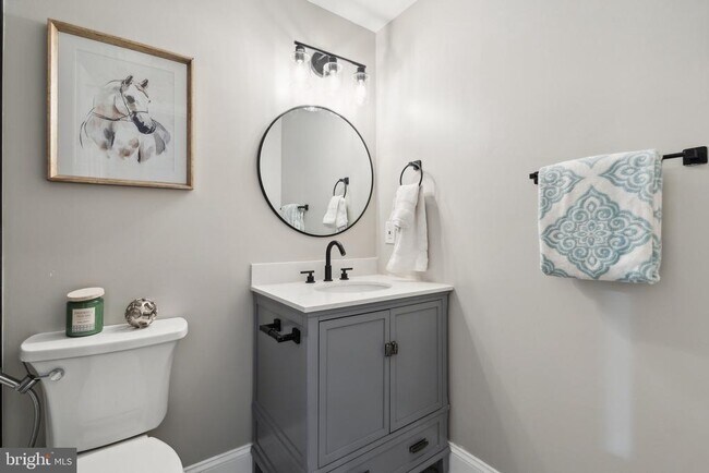 Building Photo - 10899 Woodland Falls Dr