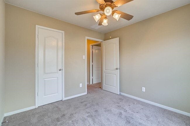 Building Photo - 5339 Brookway Dr
