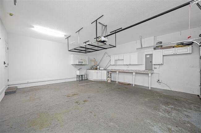 Building Photo - 230 Clayton St