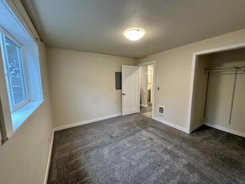 Building Photo - 785 NW West St