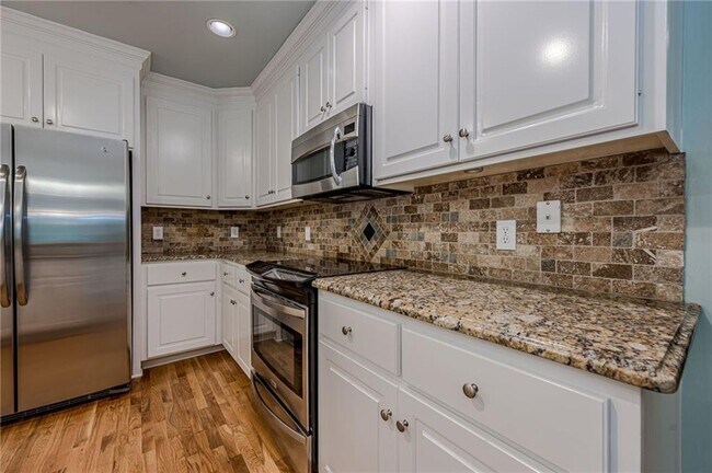 Building Photo - 461 Braidwood Walk NW