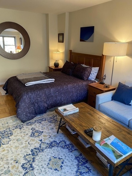 Building Photo - 330 E 49th St