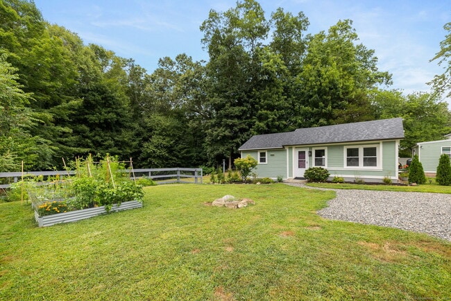 Building Photo - 55 River Ln