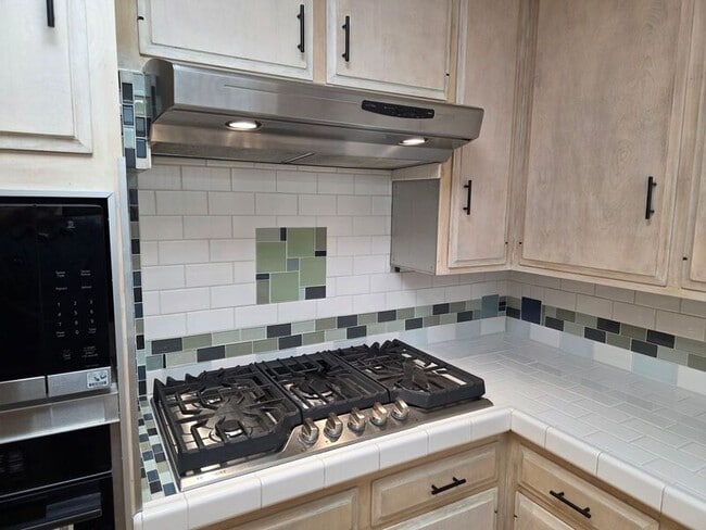 Building Photo - 1616 S Tremont St