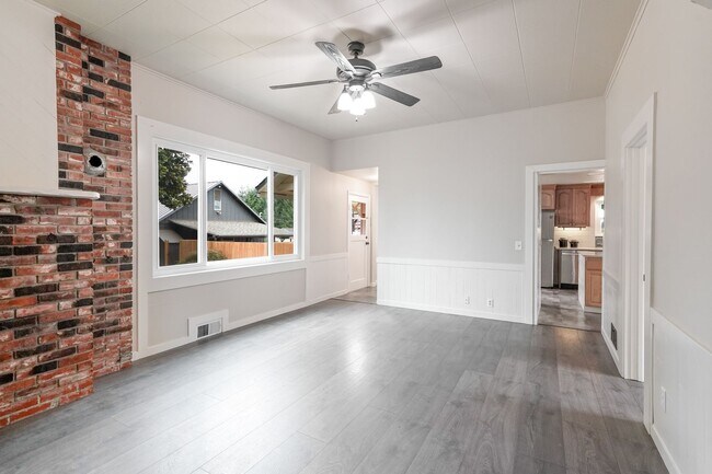 Building Photo - Beautifully Renovated 4-Bedroom Farmhouse on Large Corner Lot in the Heart of Sublimity - Water/S...