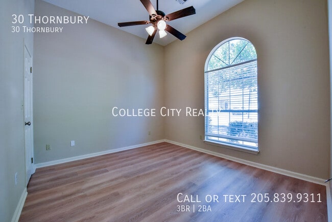 Building Photo - 30 Thornbury-