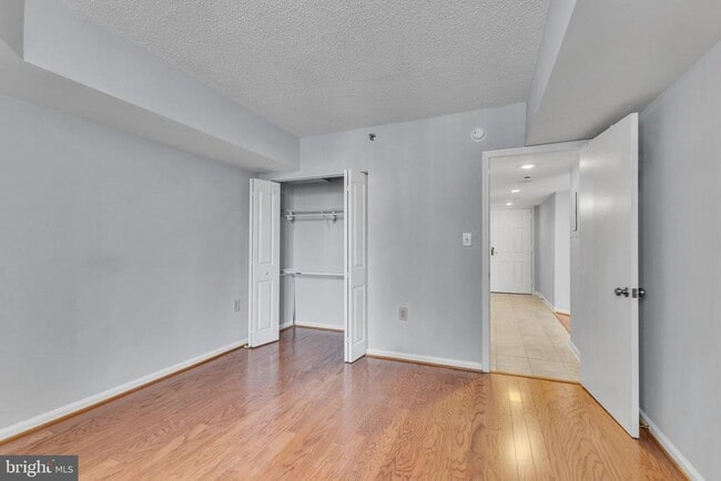 Building Photo - 1001 N Randolph St