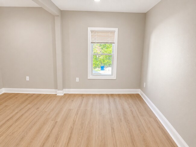 Building Photo - 1524/1526 E. 51st Street