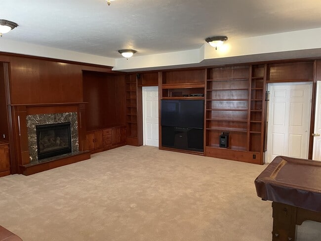 Building Photo - 561 Rocky Knoll Ln