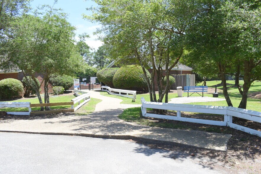 Building Photo - 2934 New Town Dr
