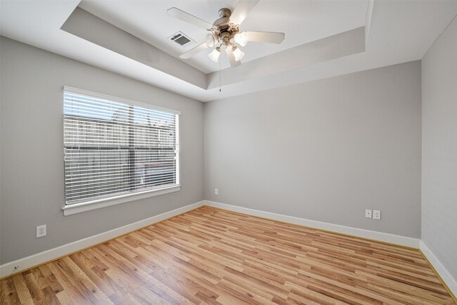 Building Photo - 3736 Main Plaza Dr