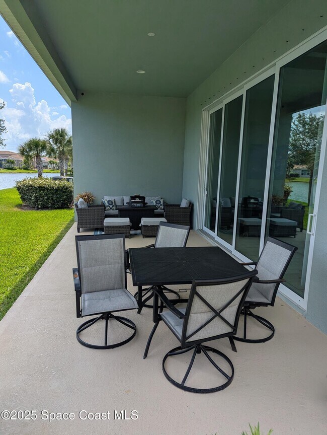 Building Photo - 3960 Poseidon Way