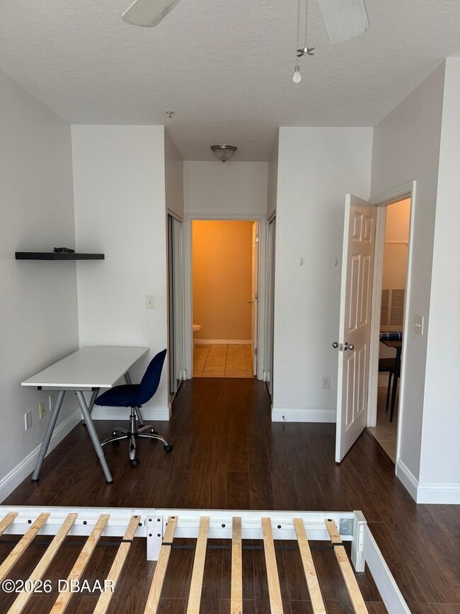 Building Photo - 1185 SW 9th Rd