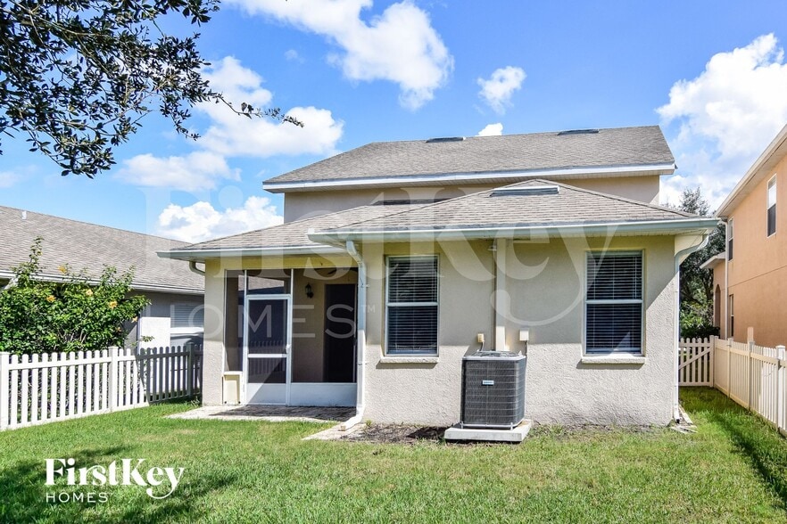 Building Photo - 7847 Foxgrove Dr
