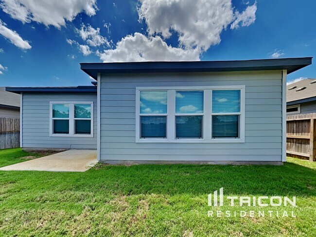 Building Photo - 13611 Emerson Way Saint Hedwig TX