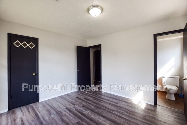 Building Photo - 1208 Cathy Ln