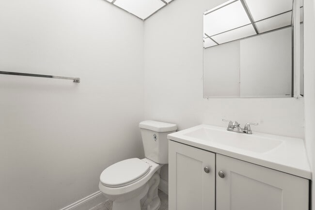 Building Photo - 938 Normandy Trail