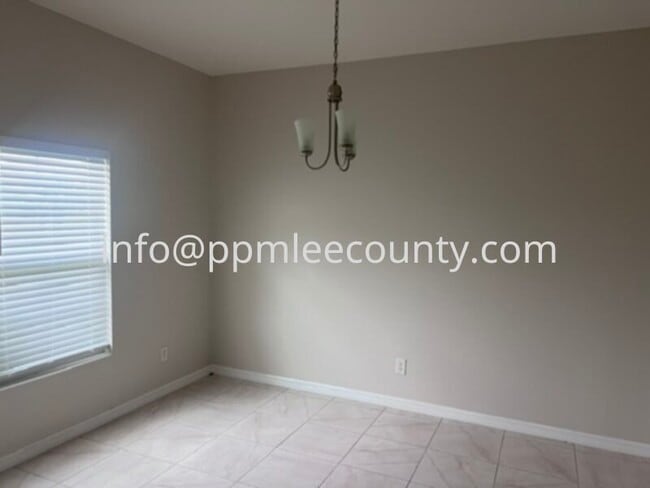 Building Photo - Fantastic 4 bedroom 2 bath 2 car garage home in Deep Creek