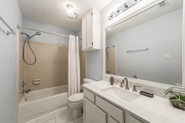 Building Photo - 14403 Little Willow Walk