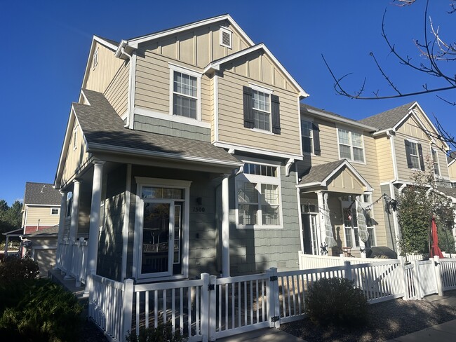 Primary Photo - 1500 Gold Hill St