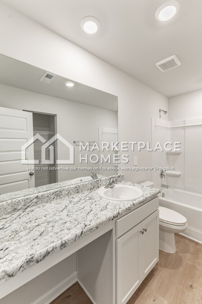 Building Photo - 4127 Hudson Ct SW