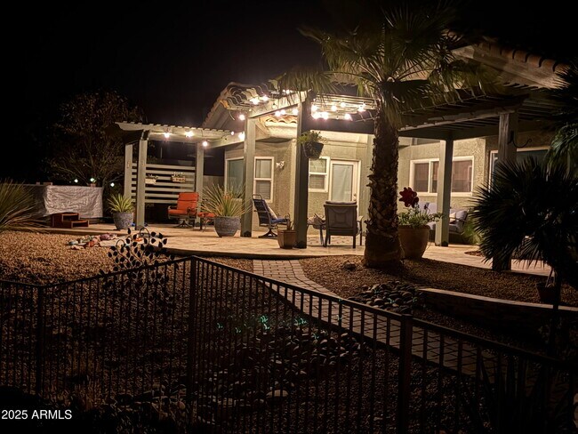 Building Photo - 15759 E Echo Hill Dr