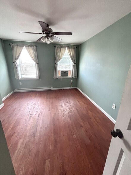 front bedroom - 2230 Ritter St
