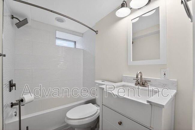 Building Photo - 611 Grundy St