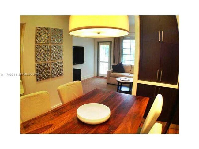 Building Photo - 727 Jefferson Ave