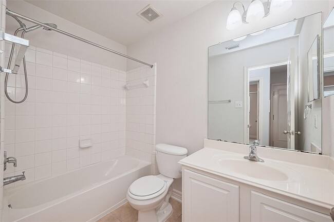 Building Photo - 119 Gallery Cove Ct