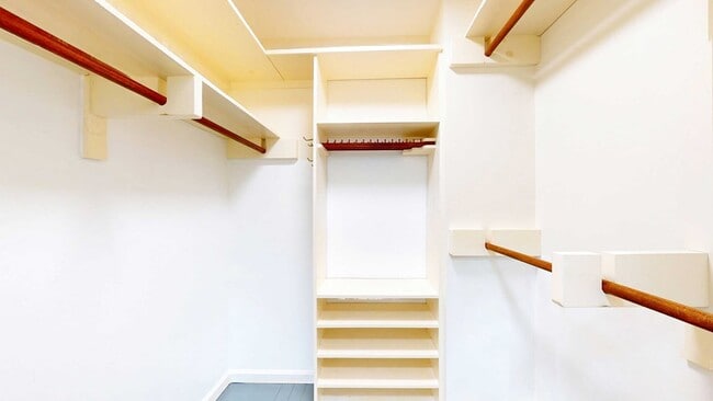 Building Photo - 1002 N Madison St