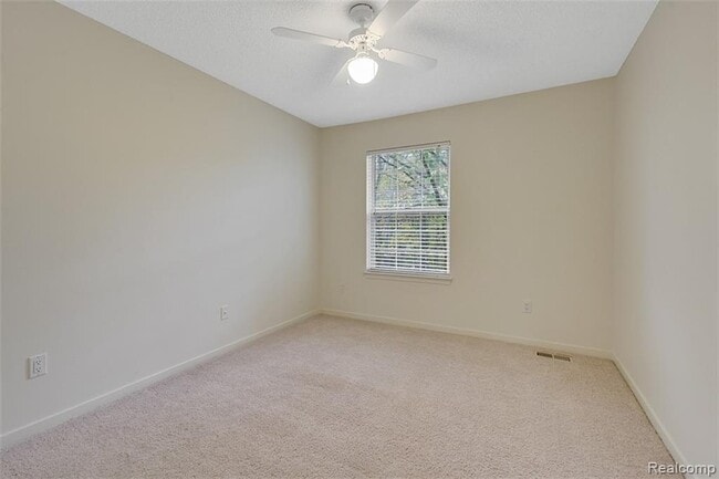 Building Photo - 41306 Cornell Dr