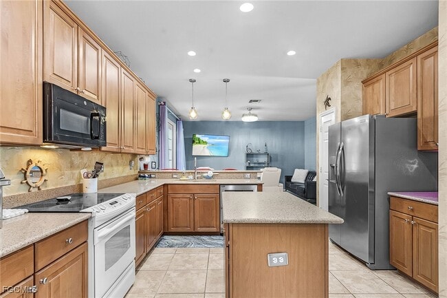 Building Photo - 9021 Falcon Pointe Loop