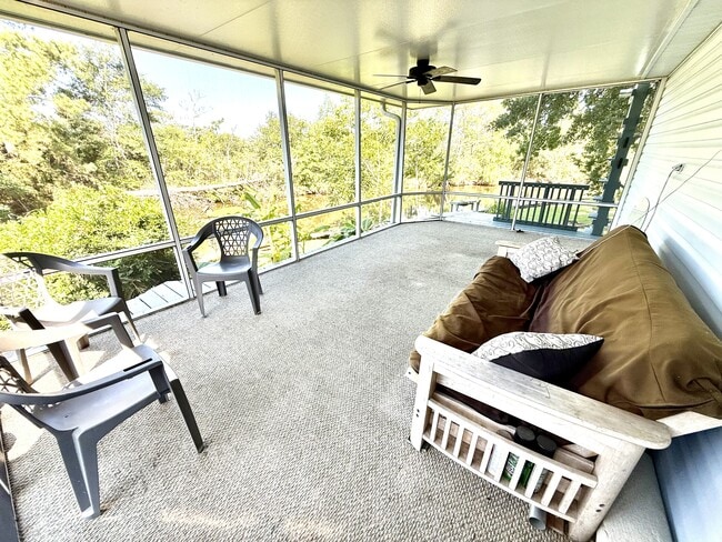 Building Photo - 1700 Lucina Cove