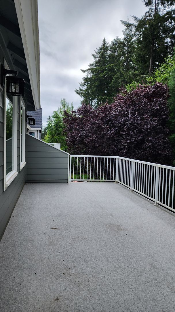 Building Photo - Beautiful Campus Glen 4-Bedroom!