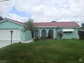 Building Photo - 2505 Lakeview Dr
