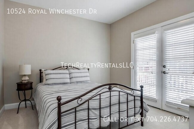 Building Photo - 10524 Royal Winchester Dr