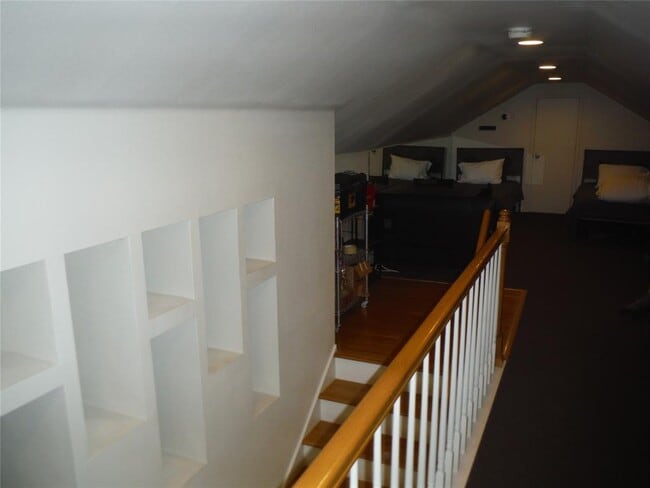 Building Photo - 1210 Marshall Ln