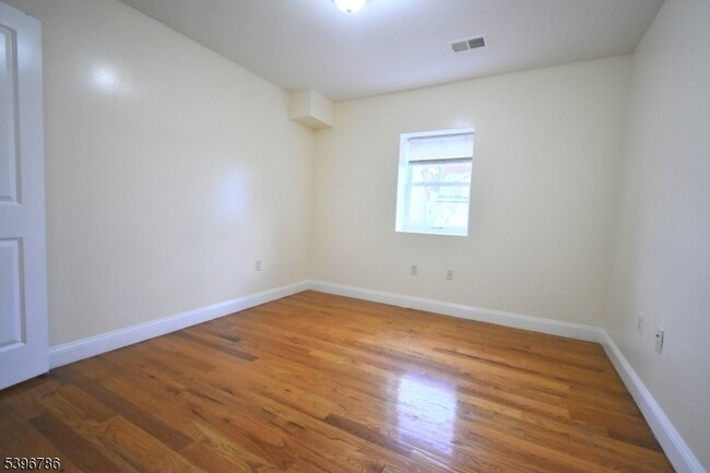 Building Photo - 232 Shephard Ave