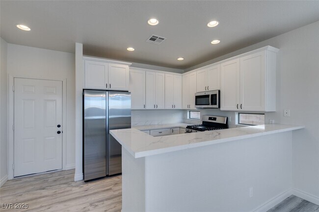 Building Photo - 778 Easter Lily Pl