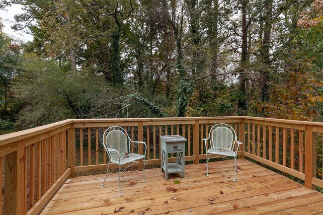 Building Photo - Very Spacious 4/3 w/ Finished Basement in Great Smyrna Location!