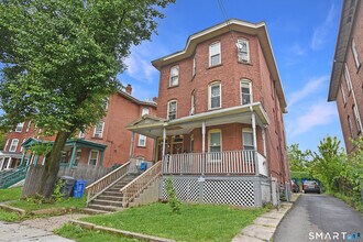 Building Photo - 122 Hungerford St