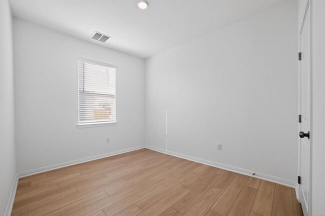 Building Photo - 5900 Swedish Farms Ter