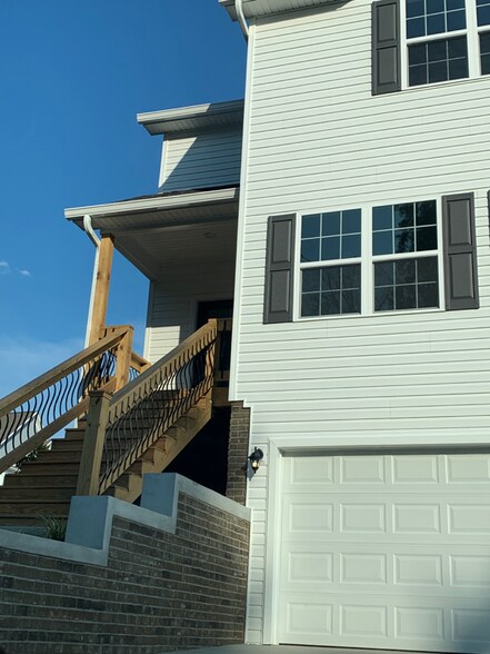 Building Photo - 176 Ridge Pointe Dr